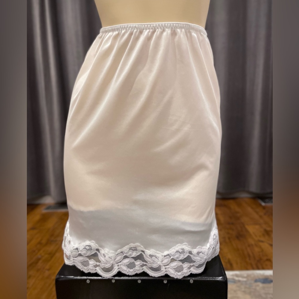 Vintage Infidelle white nylon half slip skirt